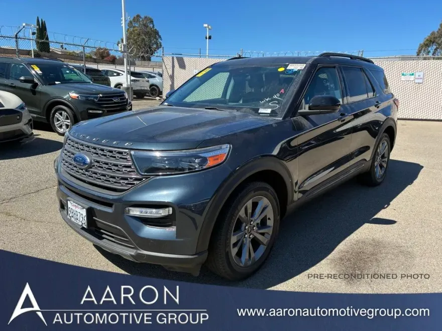 2022 Ford Explorer XLT photo 1