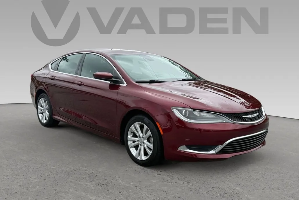 2015 Chrysler 200 Limited photo 1