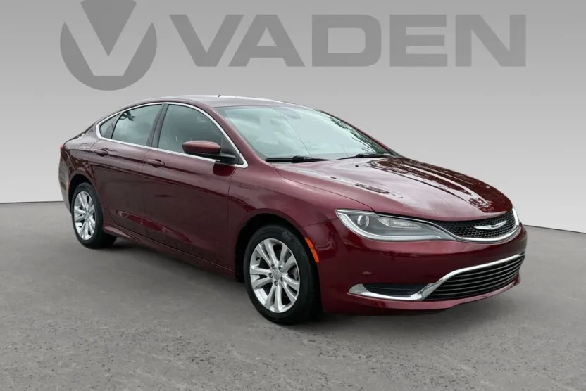 2015 Chrysler 200 Limited photo 1