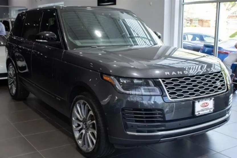 2020 Land Rover Range Rover SE photo 1