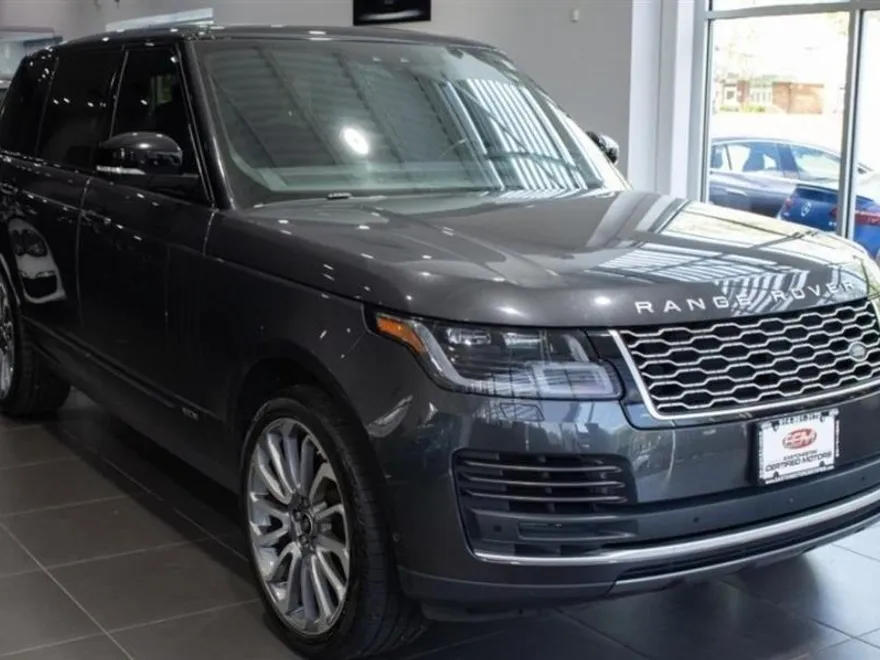 2020 Land Rover Range Rover SE photo 1