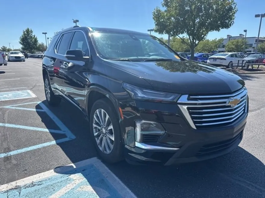 2023 Chevrolet Traverse Premier photo 1