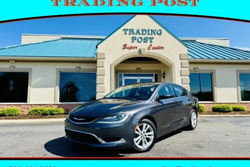 2016 Chrysler 200 Limited photo 1