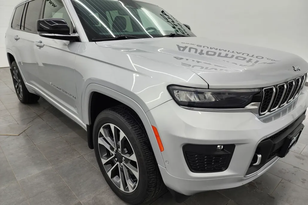 2021 Jeep Grand Cherokee Overland photo 1