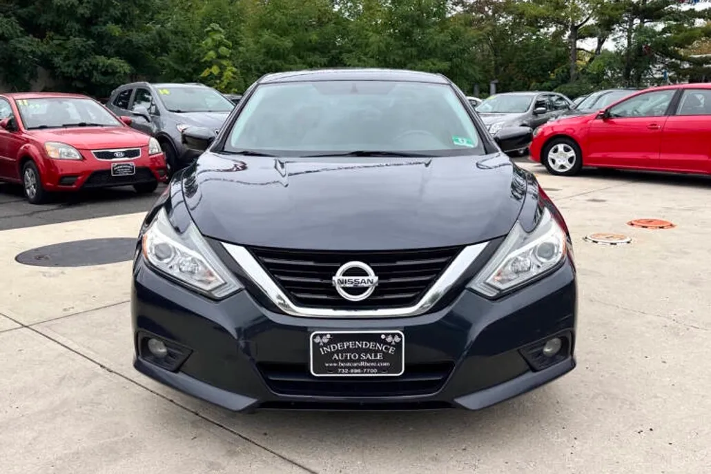 2018 Nissan Altima 2.5 SV photo 1