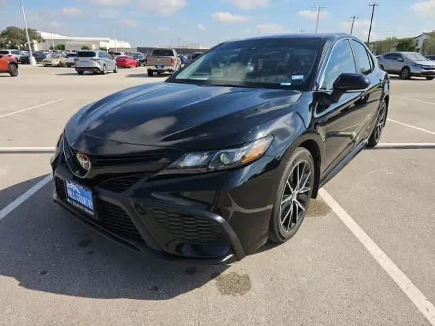 2023 Toyota Camry SE photo 1