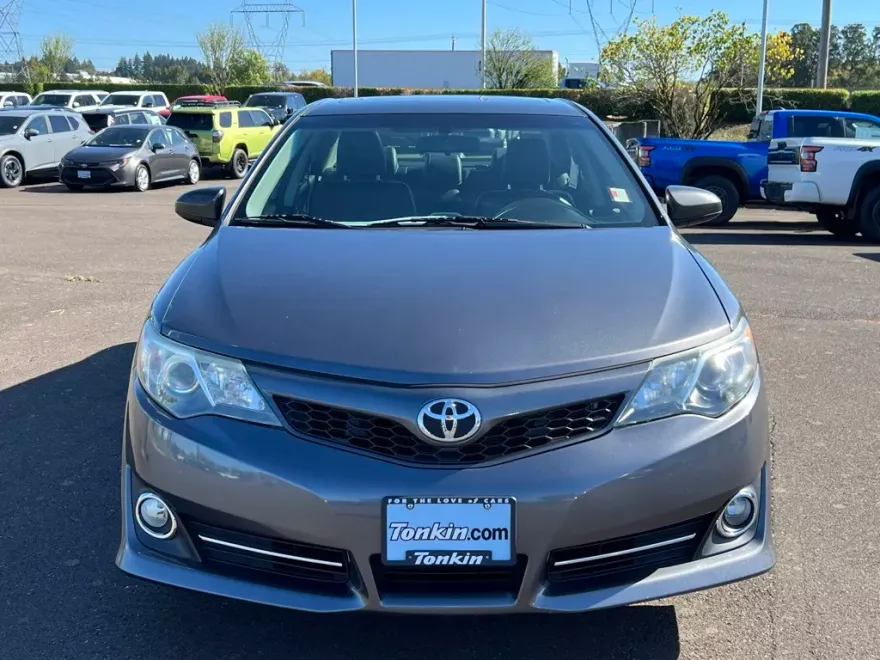 2014 Toyota Camry L photo 1