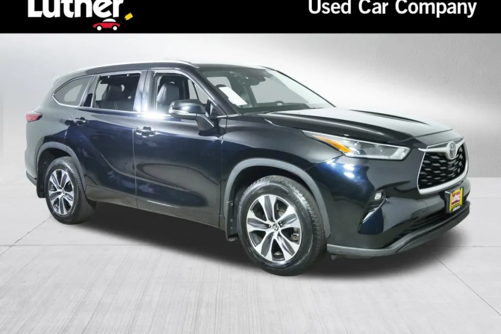 2021 Toyota Highlander XLE photo 1