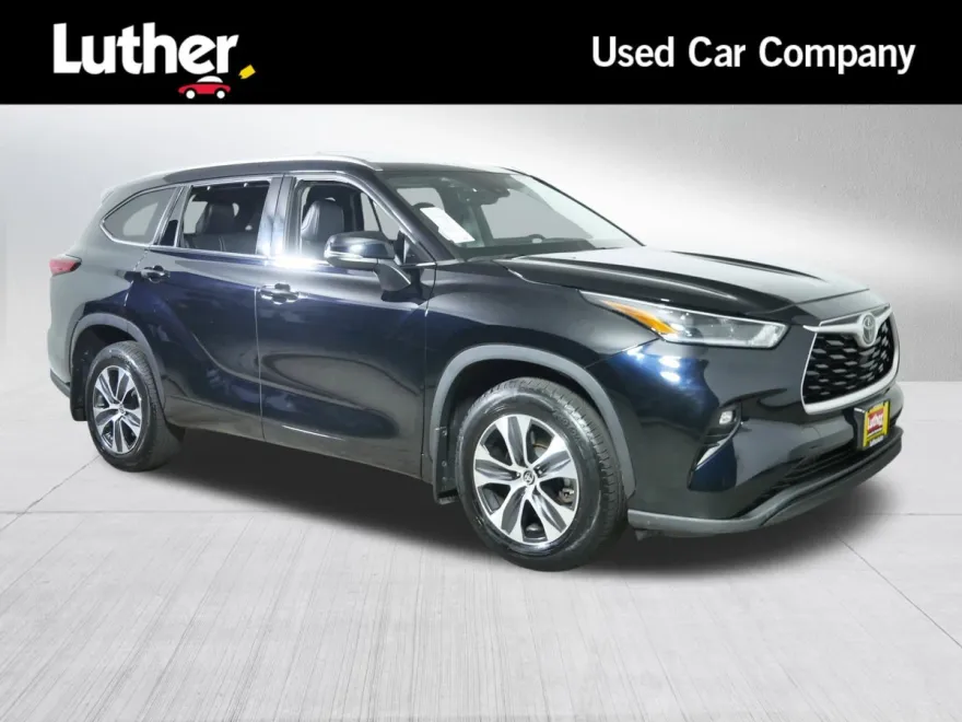 2021 Toyota Highlander XLE photo 1