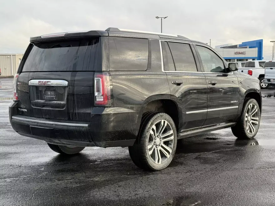 2017 Gmc Yukon Denali photo 1
