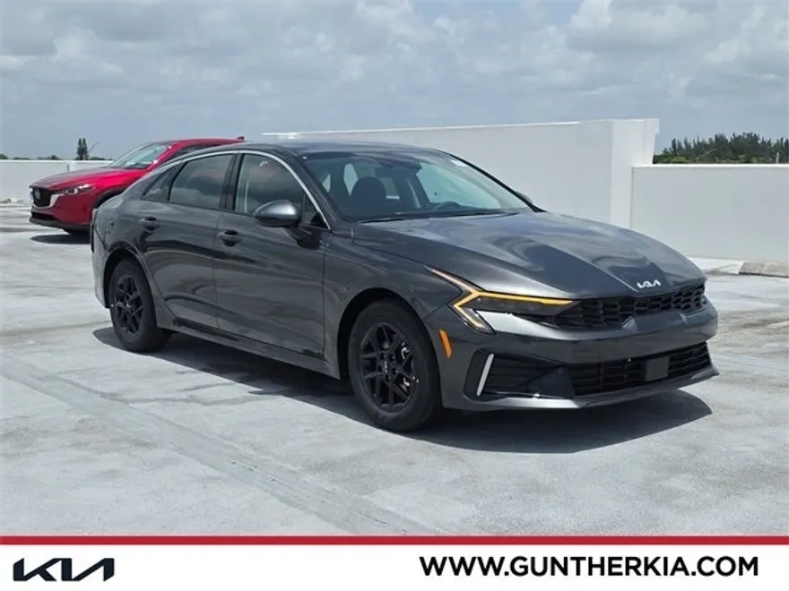 2025 Kia K5 LXS photo 1