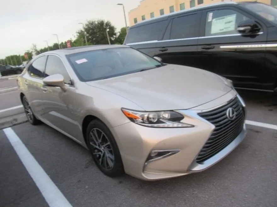 2016 Lexus ES 350 Base photo 1