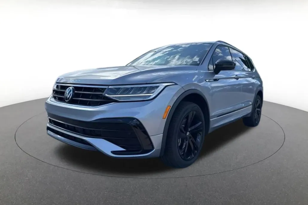2024 Volkswagen Tiguan SE R-Line Black photo 1