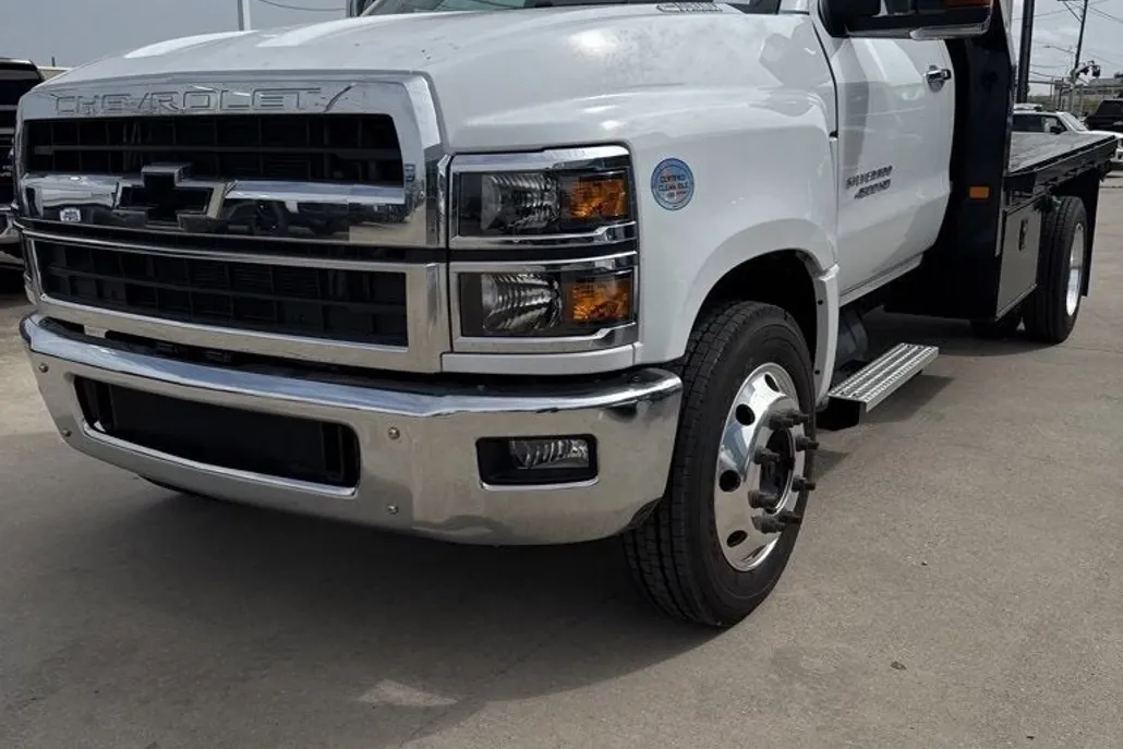2023 Chevrolet Silverado 4500HD Work Truck photo 1