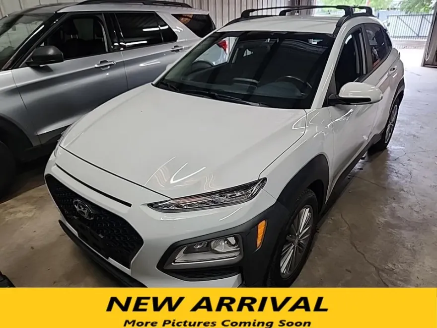 2021 Hyundai Kona SEL photo 1