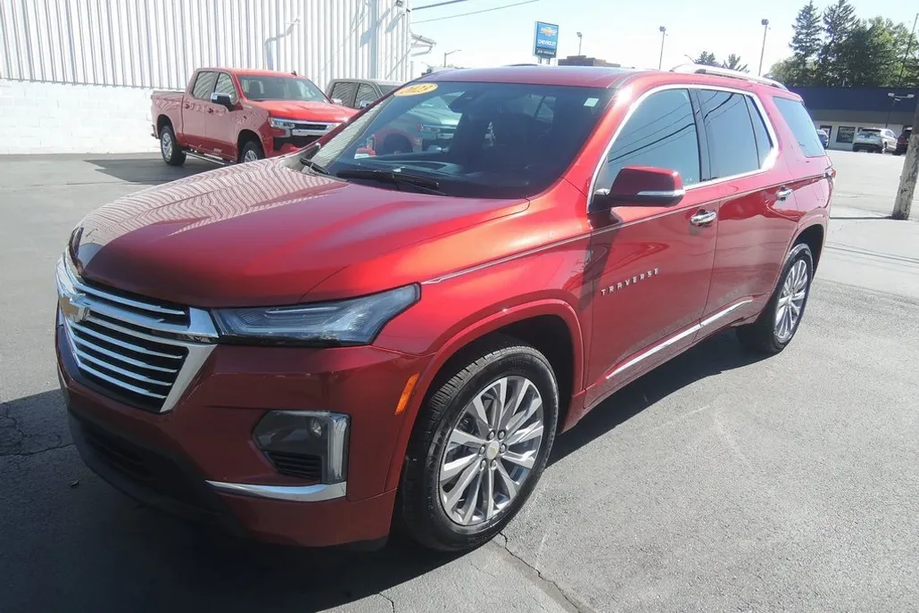 2023 Chevrolet Traverse Premier photo 1