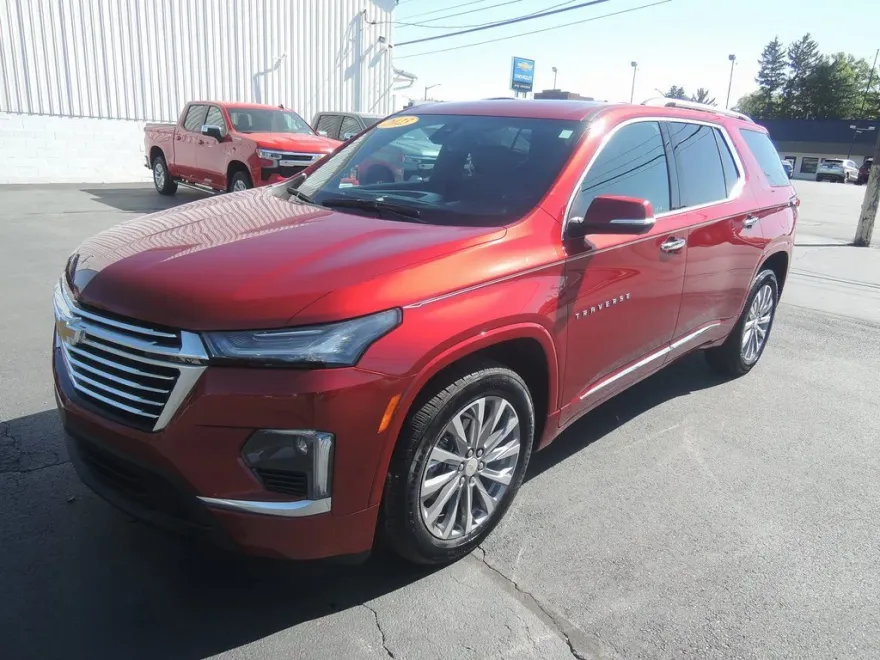 2023 Chevrolet Traverse Premier photo 1