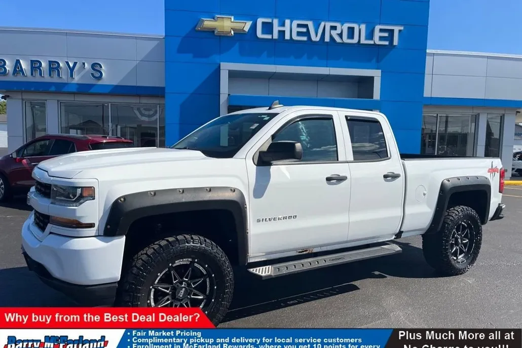 2016 Chevrolet Silverado 1500 Custom photo 1