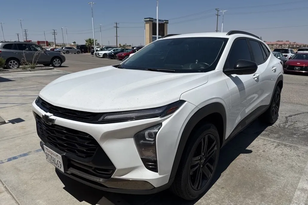 2024 Chevrolet Trax ACTIV photo 1