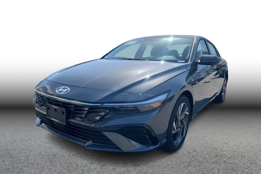 2025 Hyundai Elantra Limited photo 1