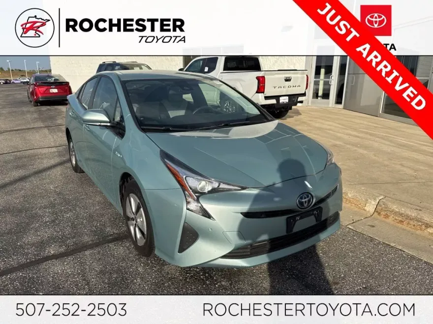 2017 Toyota Prius Two photo 1