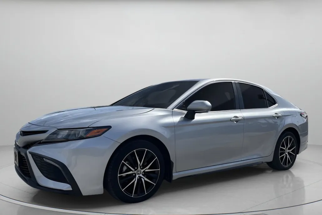 2024 Toyota Camry SE photo 1