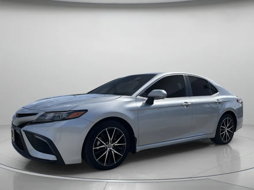 2024 Toyota Camry SE photo 1