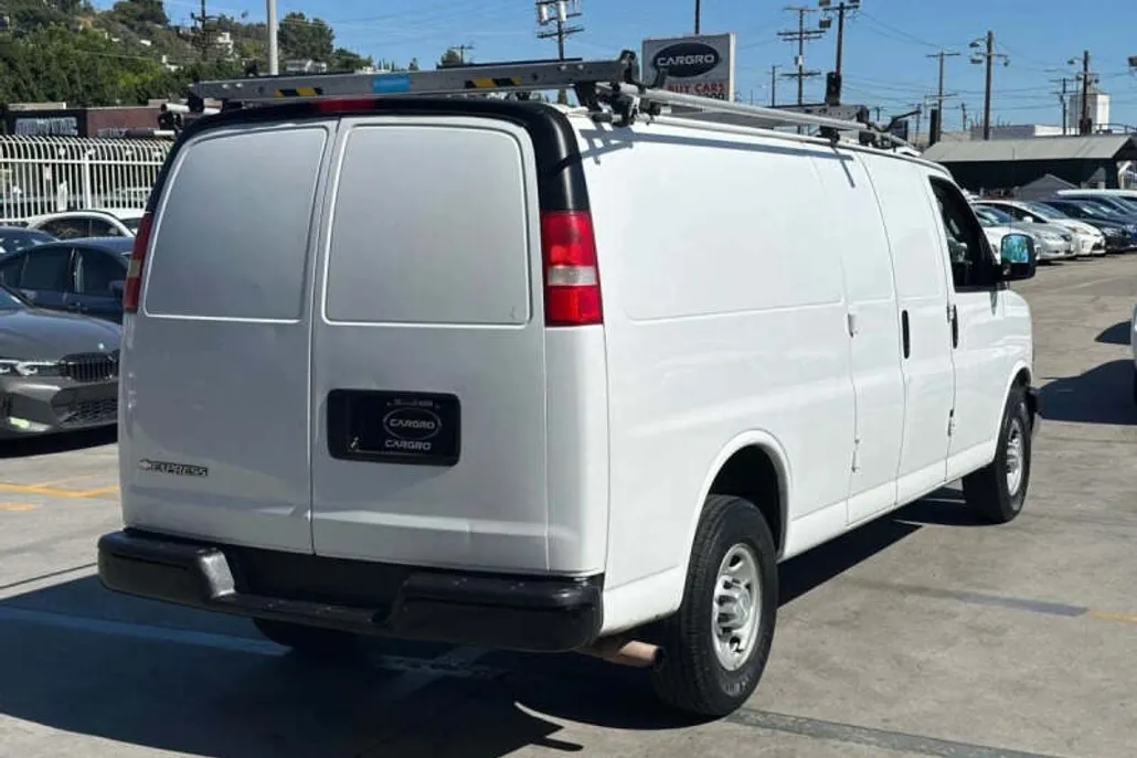 2018 Chevrolet Express 2500 Cargo Van photo 1