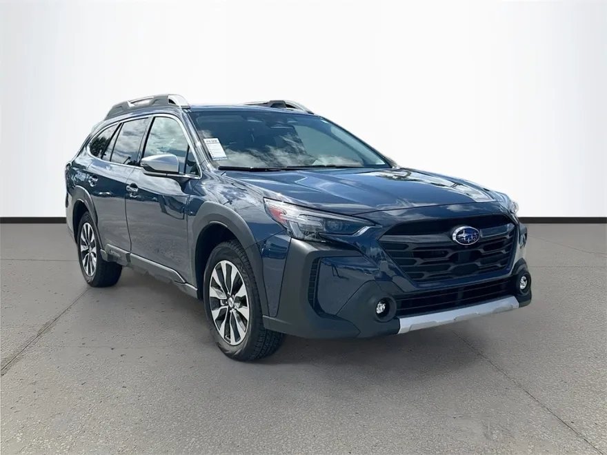 2023 Subaru Outback Touring photo 1