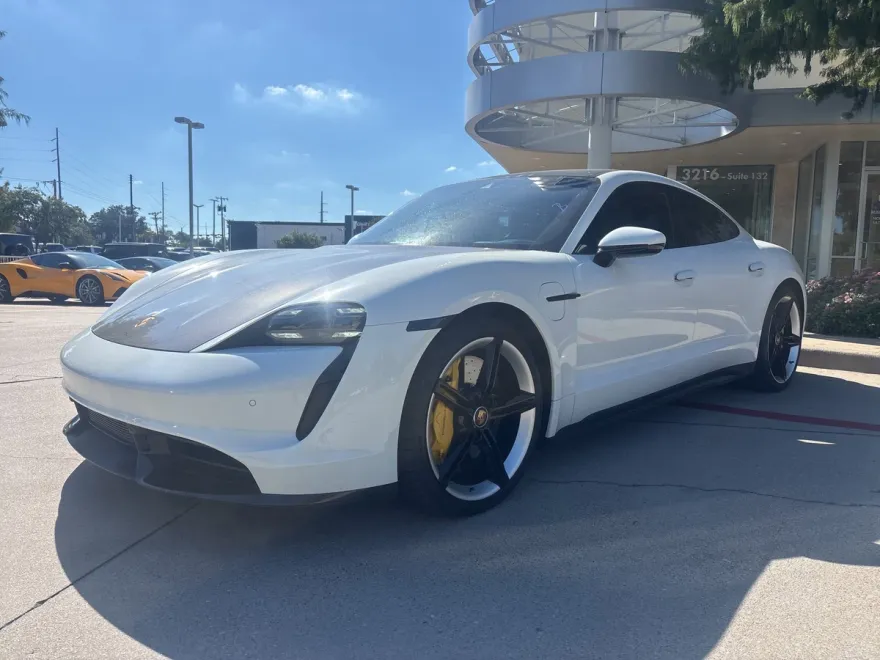 2020 Porsche Taycan Turbo S photo 1