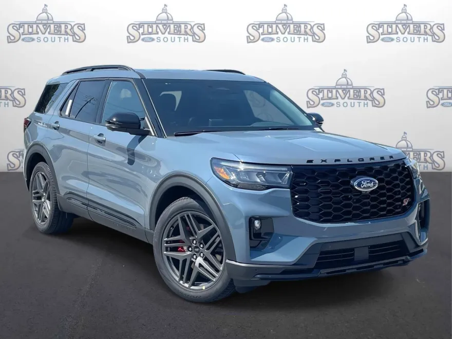 2025 Ford Explorer ST photo 1