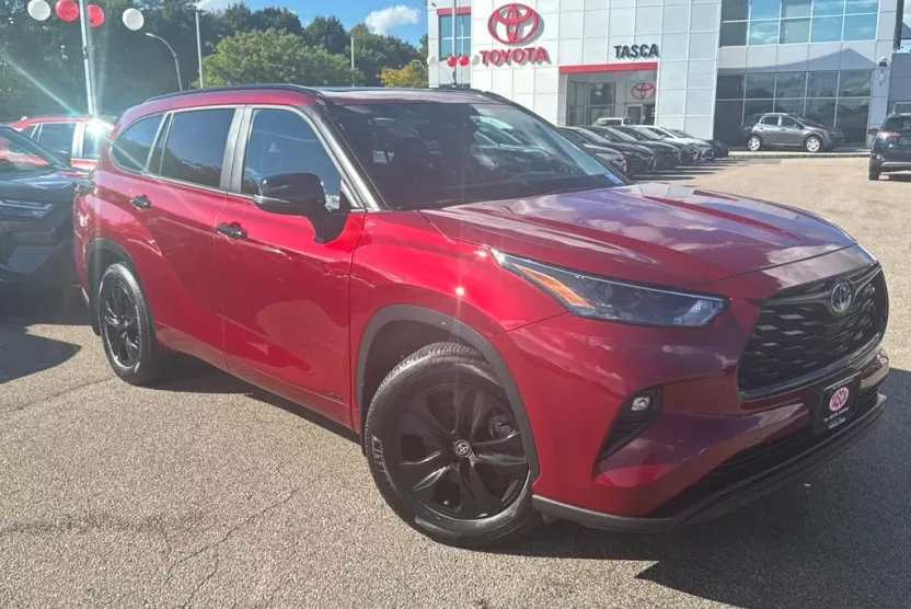 2024 Toyota Highlander Hybrid XLE photo 1