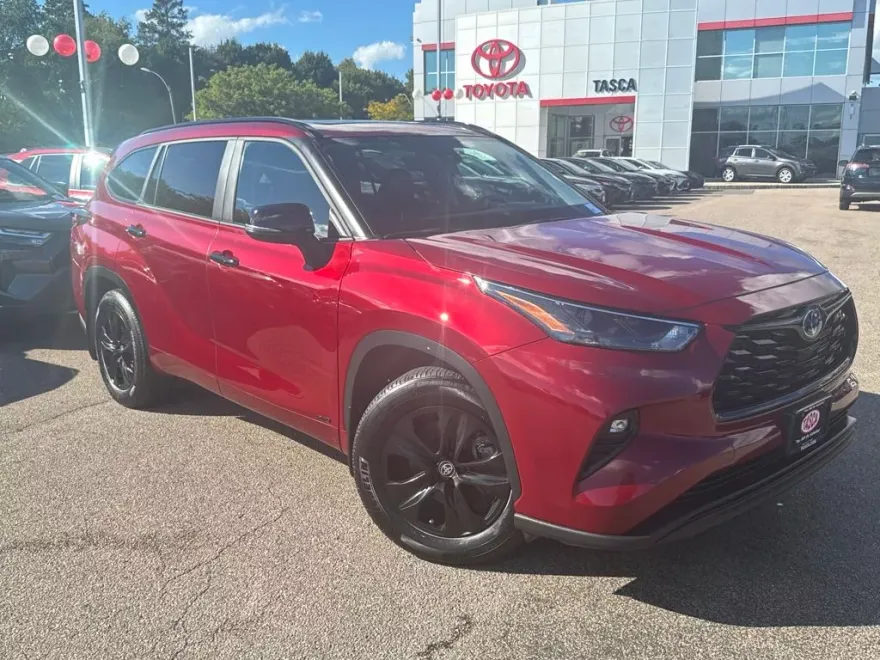2024 Toyota Highlander Hybrid XLE photo 1