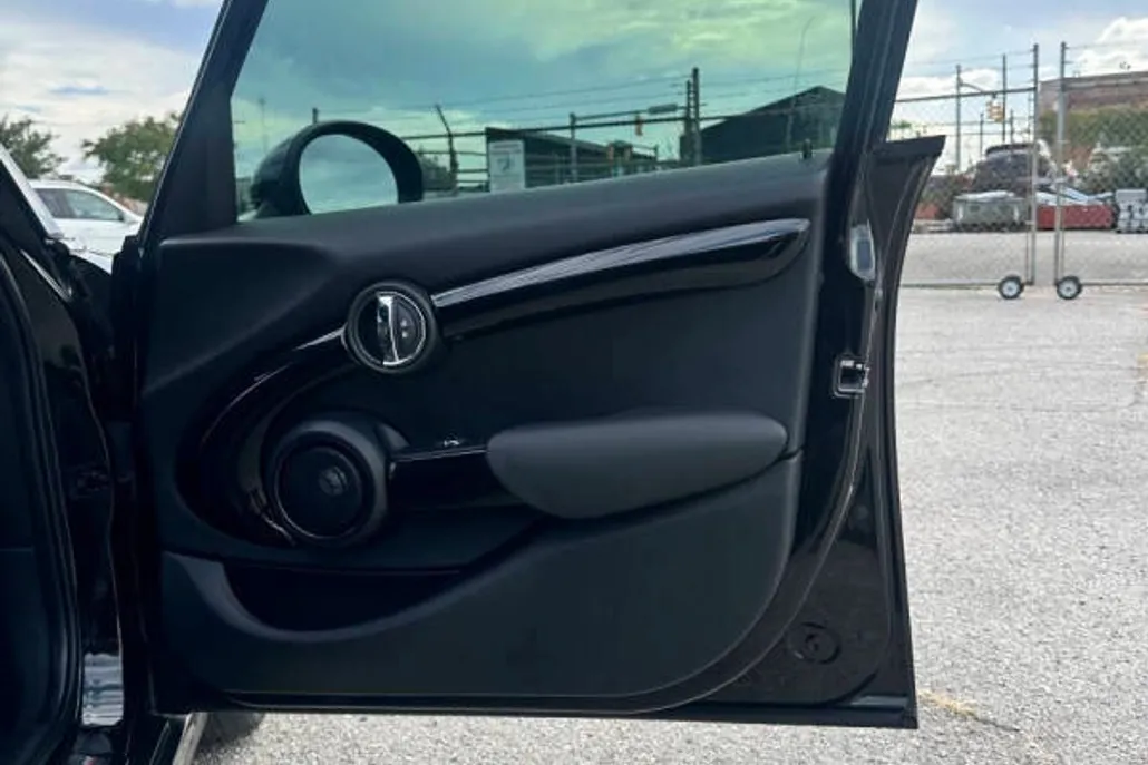 2018 Mini Cooper 4 Door Hardtop S photo 1
