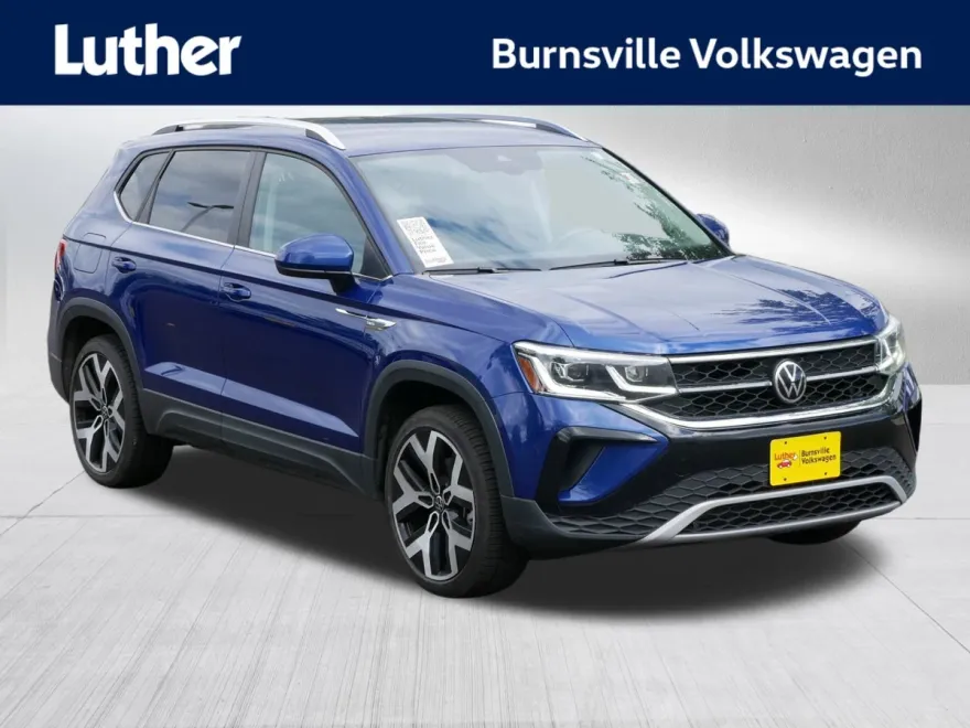 2022 Volkswagen Taos SEL photo 1