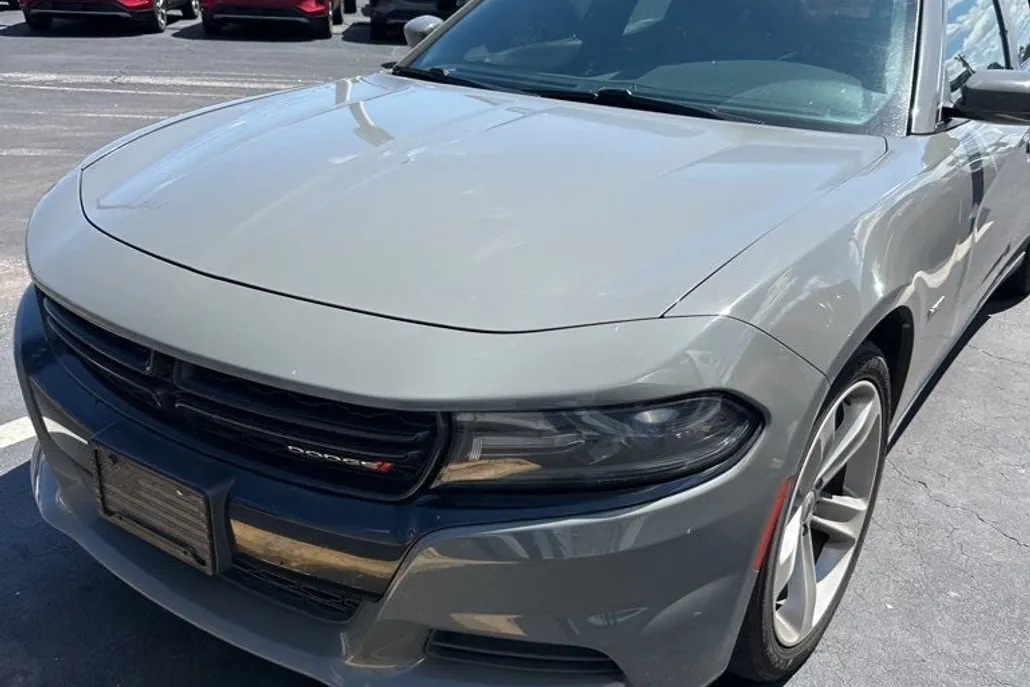2018 Dodge Charger R/T photo 1