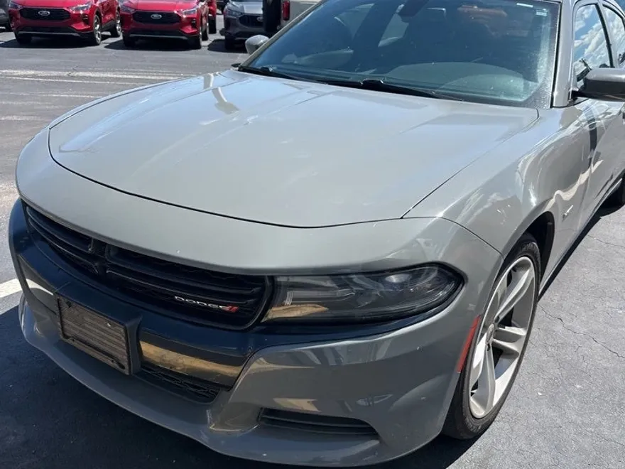 2018 Dodge Charger R/T photo 1