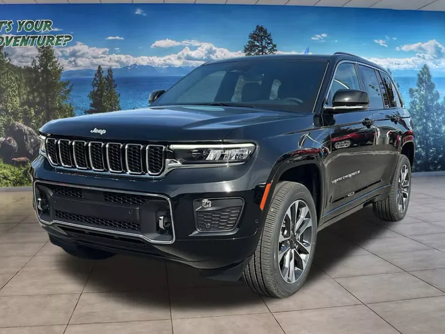 2025 Jeep Grand Cherokee Overland photo 1