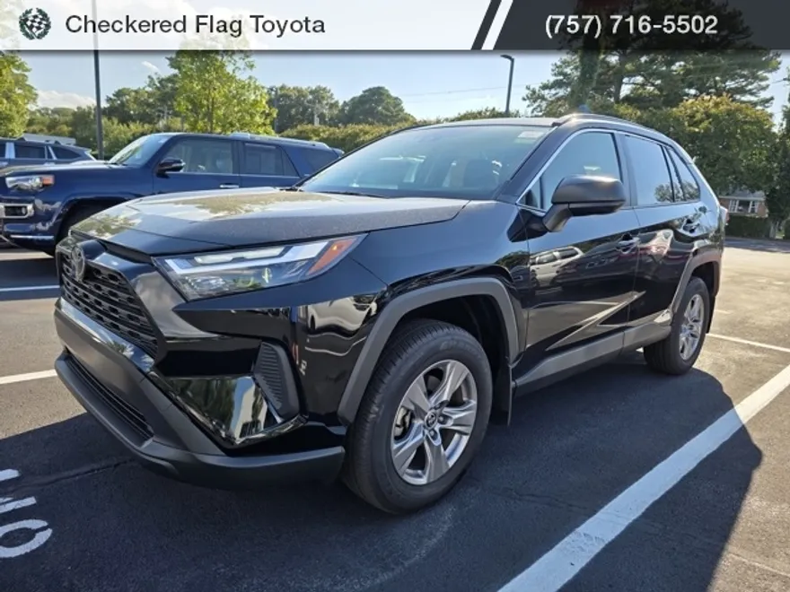 2025 Toyota RAV4 Hybrid LE photo 1