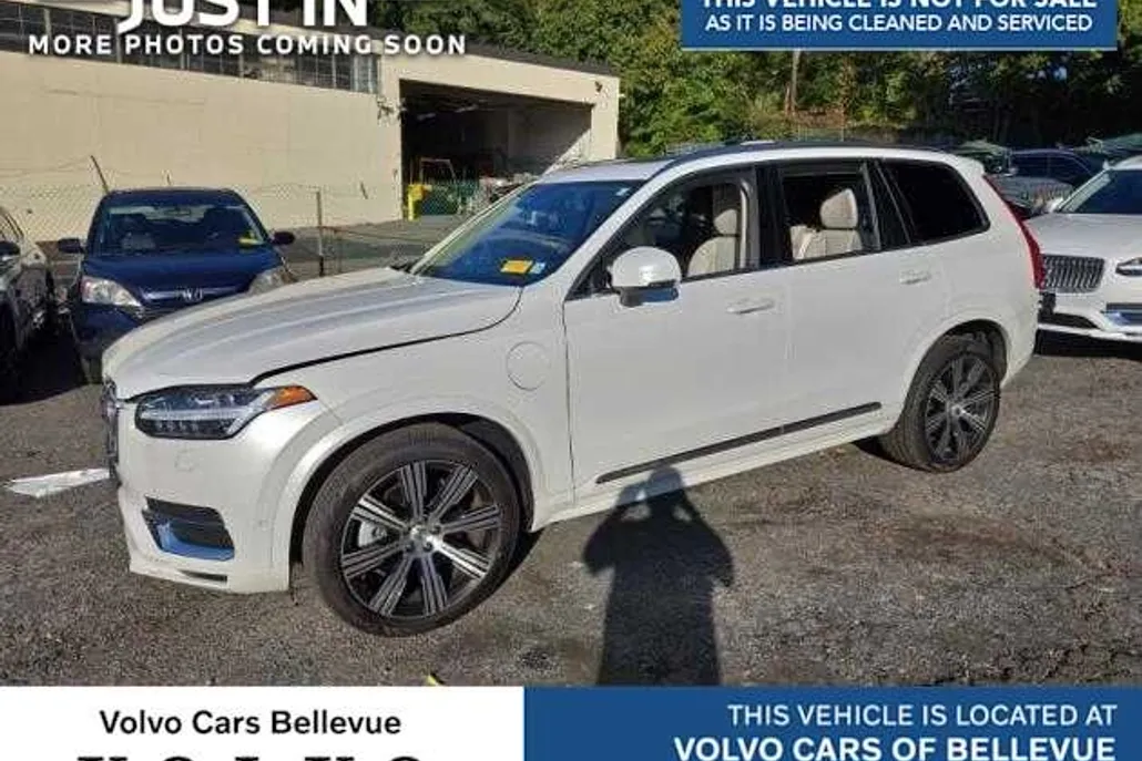 2024 Volvo XC90 T8 Ultimate photo 1