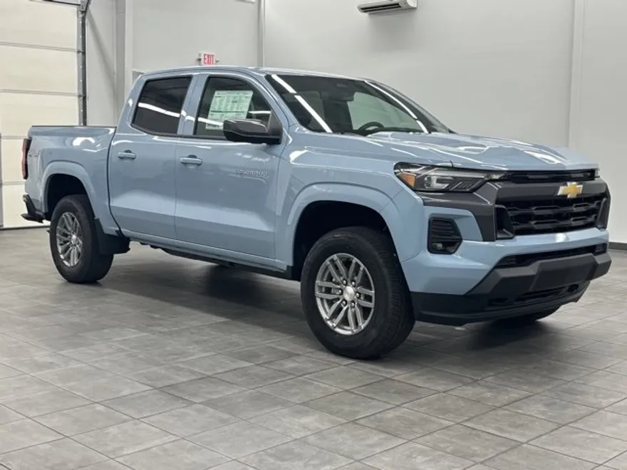 2025 Chevrolet Colorado Work Truck LT photo 1