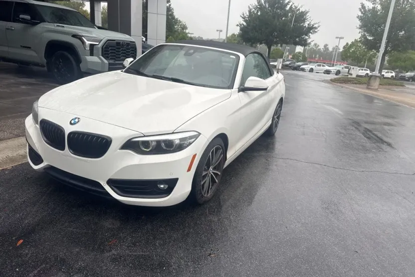 2020 Bmw 230i xDrive Convertible photo 1