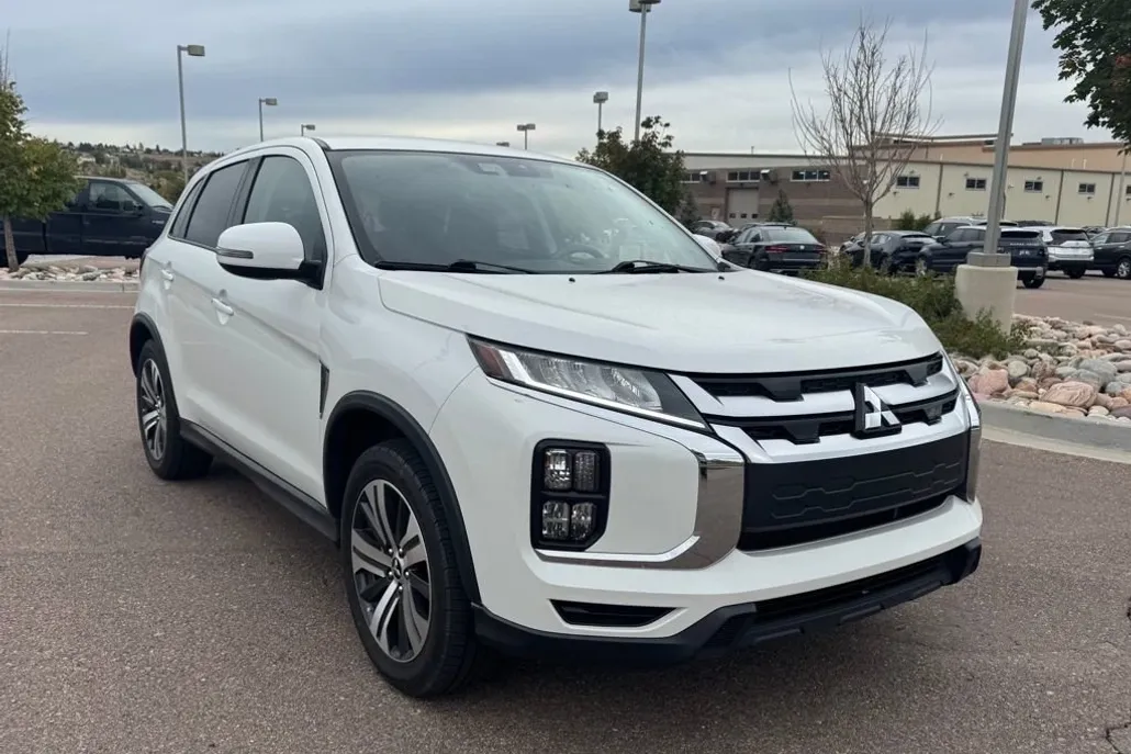 2021 Mitsubishi Outlander Sport LE photo 1