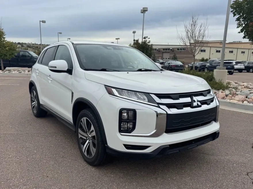 2021 Mitsubishi Outlander Sport LE photo 1