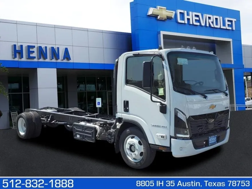 2025 Chevrolet Silverado photo 1