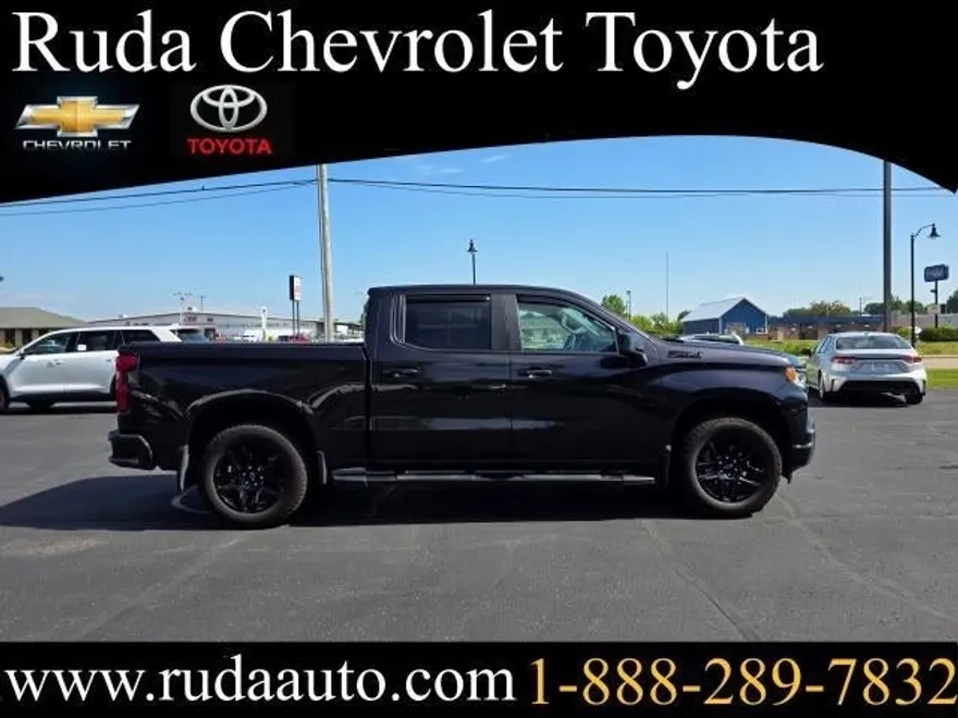 2024 Chevrolet Silverado 1500 RST photo 1