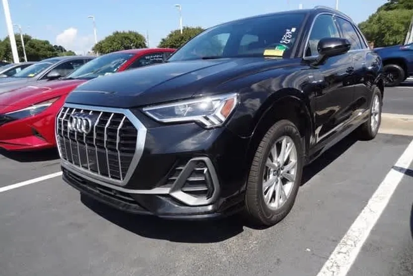 2023 Audi Q3 S line Premium photo 1