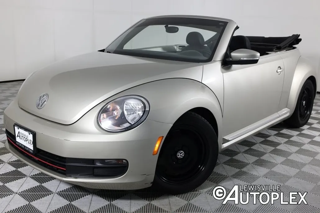 2015 Volkswagen Beetle 1.8T Convertible photo 1