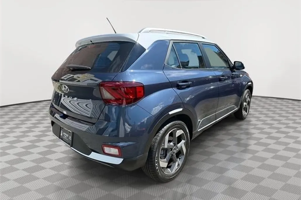 2025 Hyundai Venue Limited photo 1