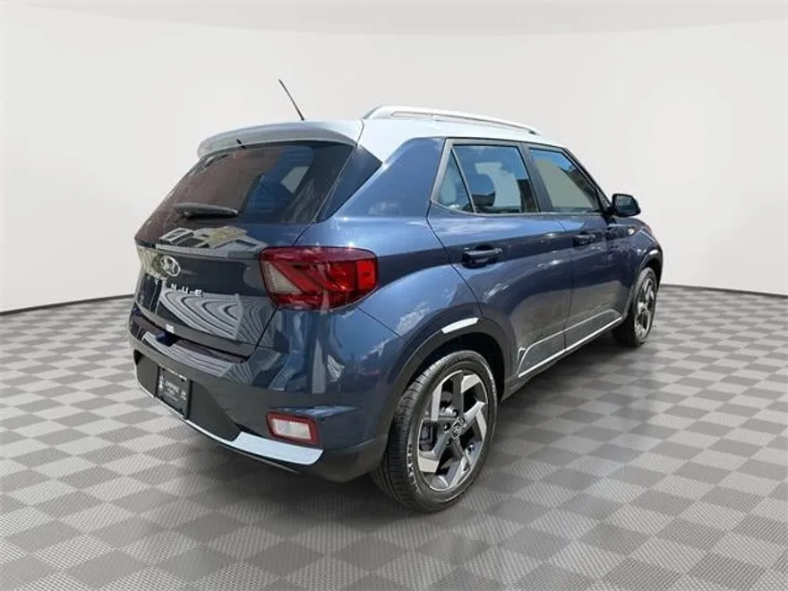 2025 Hyundai Venue Limited photo 1